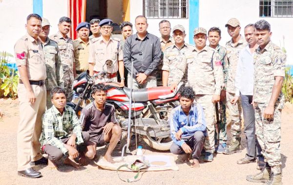 त्रिकोणीय प्रेम संबंध, दोस्तों के साथ मिलकर हत्या की कोशिश, 3 गिरफ्तार