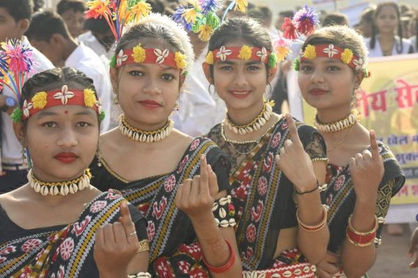 स्कूली बच्चों ने निकाली प्रदेश की सबसे बड़ी मतदाता जागरूकता रैली