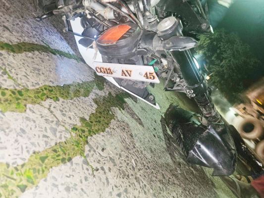 वाहन की चपेट में आने से बाइक सवार 2 की मौत