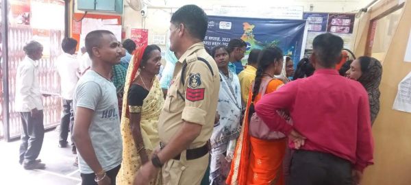 पुलिस ने बैंकों का किया निरीक्षण