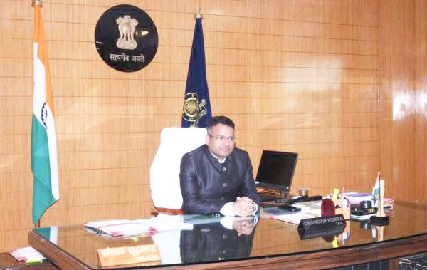 पर्यावरण का रखें ख्याल, कुम्हारों व स्व सहायता समूह के बनाए दीये का ही करें उपयोग