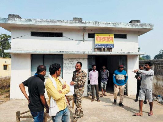 हाथी ने बुजुर्ग को कुचल मारा