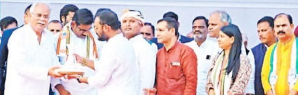 मां, बहू-बेटी सबको देंगे सालाना 15 हजार- भूपेश