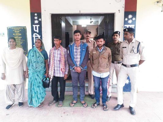 अवैध संबंध, हत्या, 4 गिरफ्तार