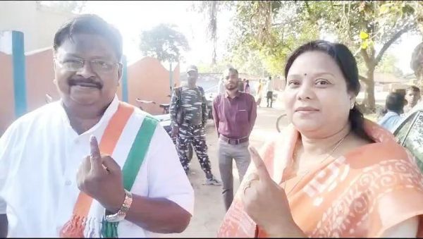 कांग्रेस प्रत्याशी मिंज ने किया मतदान