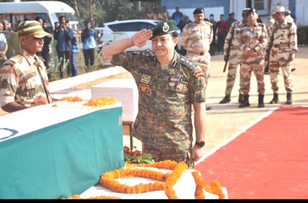 नक्सल ब्लास्ट में शहीद जवान को दी श्रद्धांजलि, जम्मू रवाना 