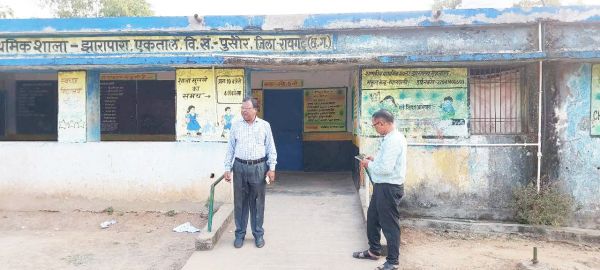 जिला शिक्षा अधिकारी ने किया स्कूलों का निरीक्षण
