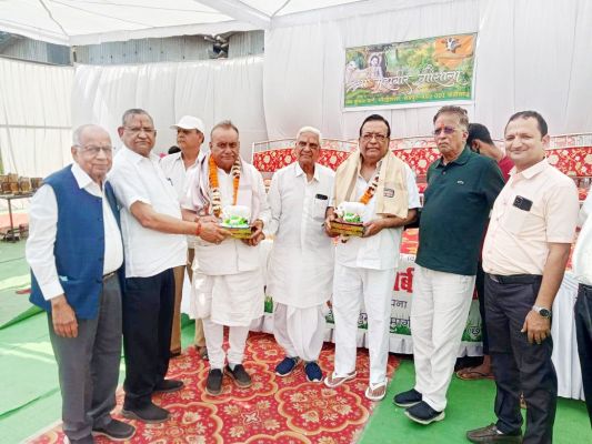 गौशाला में मनाया गया गोपष्टमी पर्व