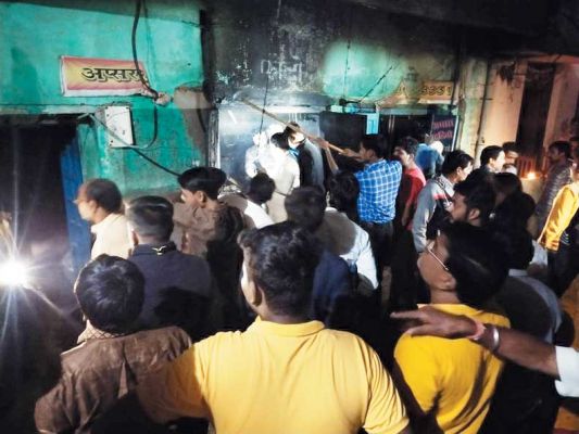 फोटो स्टूडियो में लगी आग, लाखों का सामान खाक