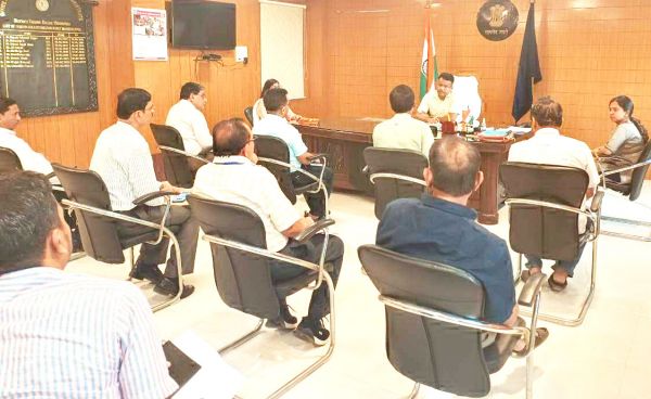 गौठानों में चारा-पानी की हो पर्याप्त व्यवस्था, सभी जनपद सीईओ को दिए निर्देश