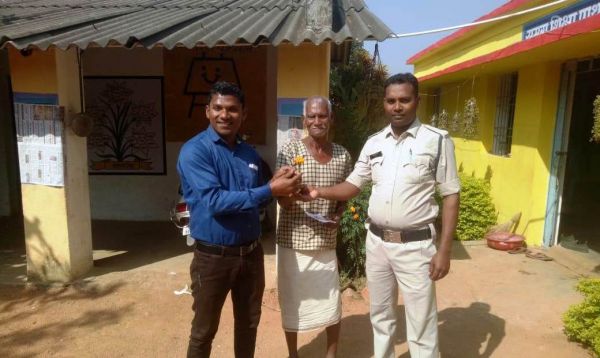 जंगल से लाकर जंगल सिंह को कराया मतदान