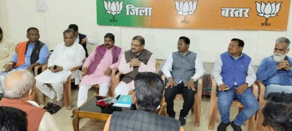 संभाग प्रभारी संतोष ने ली विधानसभावार समीक्षा बैठक