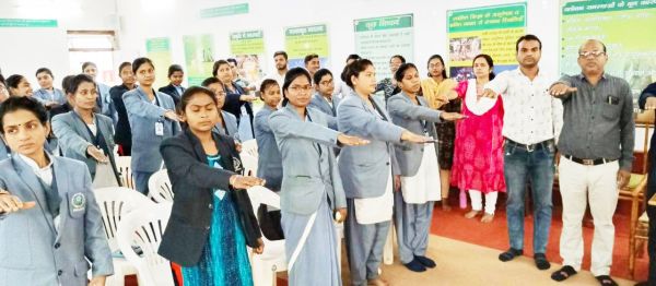 समाधान महाविद्यालय में संविधान दिवस पर कई स्पर्धाएं  