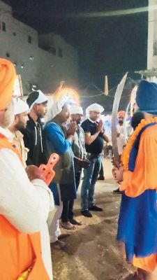 प्रकाश पर्व पर निकली शोभायात्रा, कांग्रेसियों ने किया स्वागत