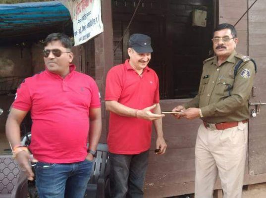 पुलिस ने लौटाई गुम मोबाइल