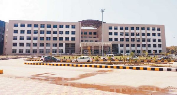 मेकाज के डॉक्टरों ने स्कूली छात्रा को दिया नया जीवनदान