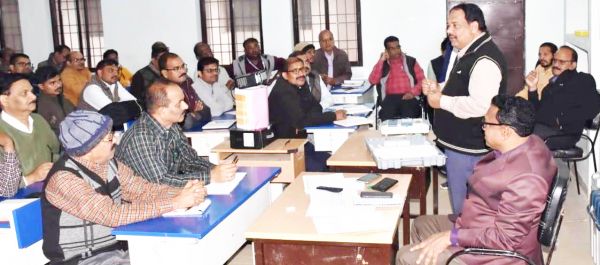 पूरी सावधानी के साथ करें  मतगणना - जिला निर्वाचन अधिकारी