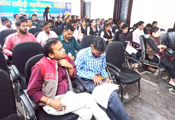 लाहिड़ी महाविद्यालय में रेड रिबन क्लब  का उन्मुखीकरण कार्यशाला