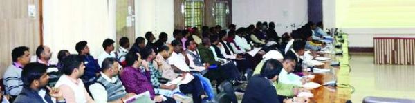 डाक मतपत्रों व ईवीएम से मतों  की गणना की बारीकियां बताई