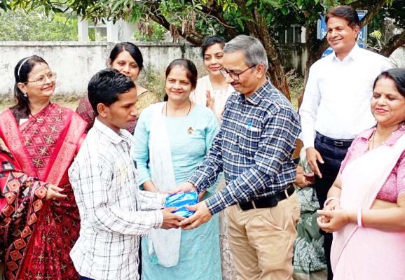 दिव्यांग दिवस पर खेल व सांस्कृतिक कार्यक्रमों में विद्यार्थियों ने दिखाई प्रतिभा