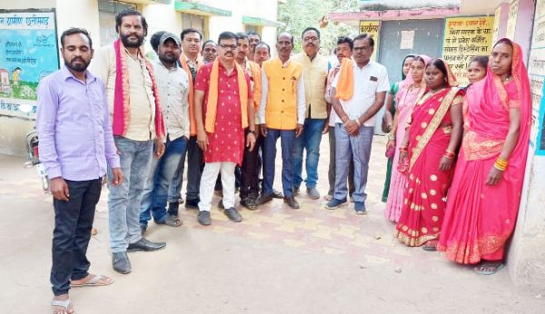 काम से असंतुष्ट, अविश्वास प्रस्ताव के बाद हटाए गए कोलियारी सरपंच