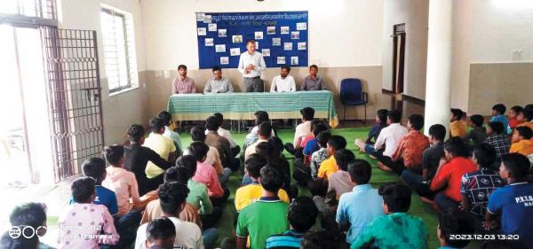 छात्र-छात्राओं को दी कानून की जानकारी