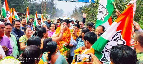 जीत के बाद विधायक विक्रम का प्रथम नगर आगमन, आतिशबाजी के साथ स्वागत