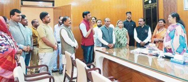 शिवकुमारी ने कलेक्टर-एसपी से की मुलाकात