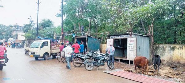 बुलडोजर से कार्रवाई का दिखा असर 
