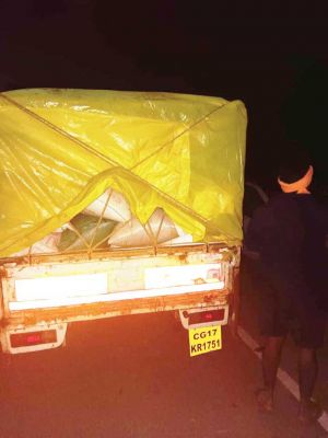 ओडिशा से आ रही गाडिय़ों से 340 बोरी अवैध धान जब्त