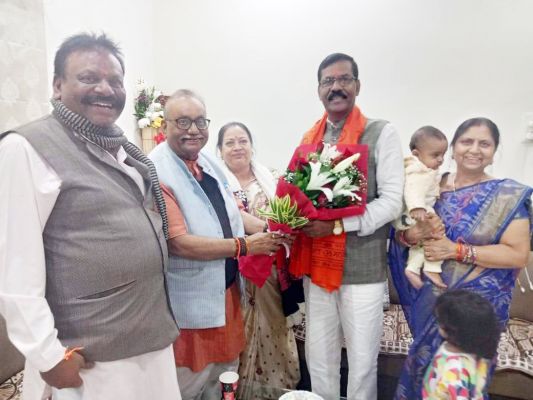 चंद्रशेखर ने मोती लाल साहू को दी बधाई