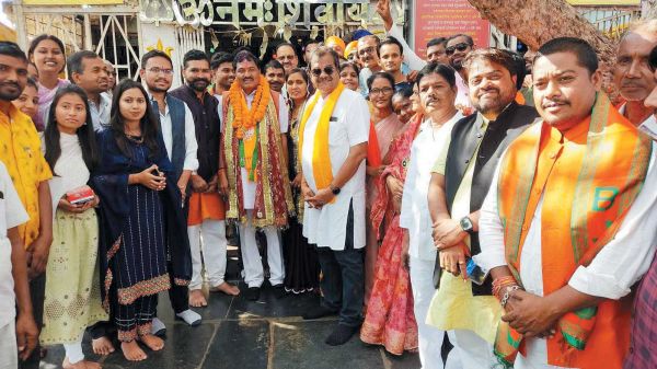 इंद्र कुमार साहू समर्थकों के साथ पहुंचे कुलेश्वर मंदिर