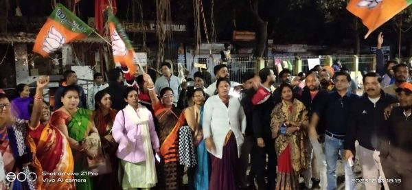 विष्णुदेव साय बने सीएम,भाजपाइयों  ने मनाया जश्न, की आतिशबाजी