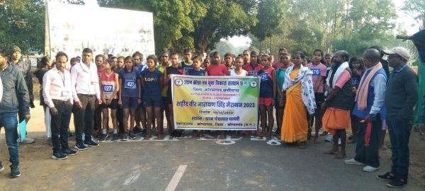 शहीद वीर नारायण सिंह मैराथन  दौड़ में संजय- प्रियंका अव्वल
