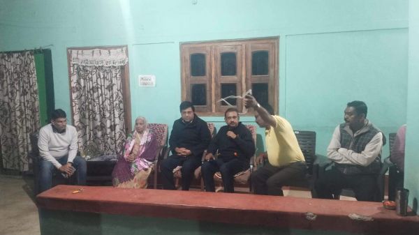 मुख्यमंत्री घोषित होते ही विष्णुदेव साय  के आवास पर पहुंचे कलेक्टर-एसपी