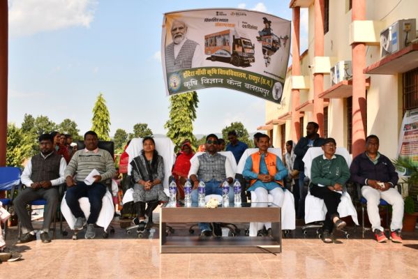 प्रधानमंत्री ने किया भारत संकल्प यात्रा के लाभार्थियों से संवाद