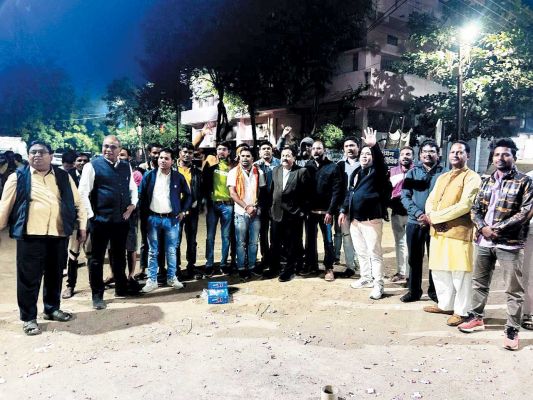 विष्णु देव साय के मुख्यमंत्री बनने पर भाजयुमो ने मनाई खुशियां, की आतिशबाजी