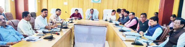 लंबित राजस्व प्रकरणों एवं स्वामित्व योजना की प्रगति की समीक्षा 