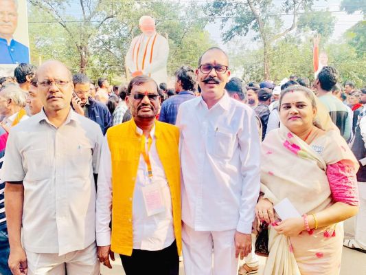 मुख्यमंत्री के शपथग्रहण में शामिल हुए भाजपाई