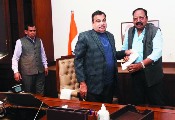 केन्द्रीय मंत्री नितिन गडकरी से मिले कांकेर सांसद 