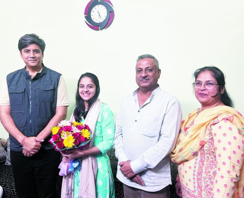 यूपीएससी में सोनालिका का चयन, पूर्व सांसद सिंह ने दी शुभकामनाएं