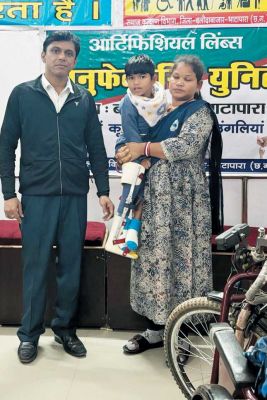 दिव्यांगों को बांटे सहायक उपकरण