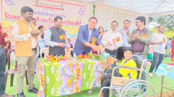 जिला स्तर खेल में दिव्यांग  छात्रों ने दिखाया दम 