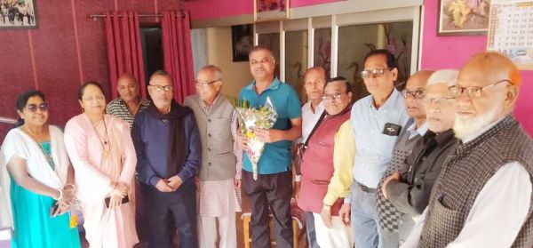 प्रतिनिधि मंडल ने पूर्व सांसद से की मुलाकात