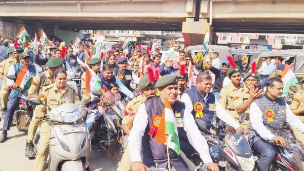 विजय दिवस समारोह, निकाली बाइक रैली