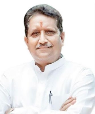बयानबाजी छोड़ जनता का सम्मान करें रमन - गिरीश देवांगन 