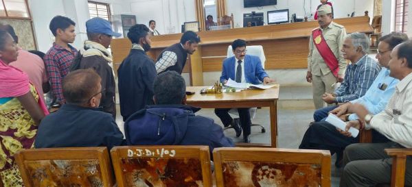 राष्ट्रीय लोक अदालत में  हजारों मामले निपटे