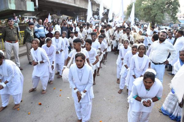 मनखे-मनखे एक समान का संदेश  देने निकाली भव्य शोभायात्रा