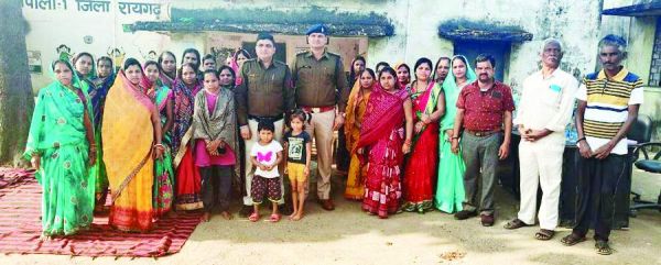 पुलिस जन चौपाल : अवैध शराब बनाने व बेचने पर अंकुश लगाने ग्रामीणों को किया जागरूक  