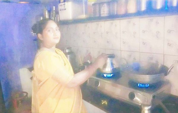 अब रश्मि की आंखों में नहीं होती जलन और बन जाता है जल्दी भोजन